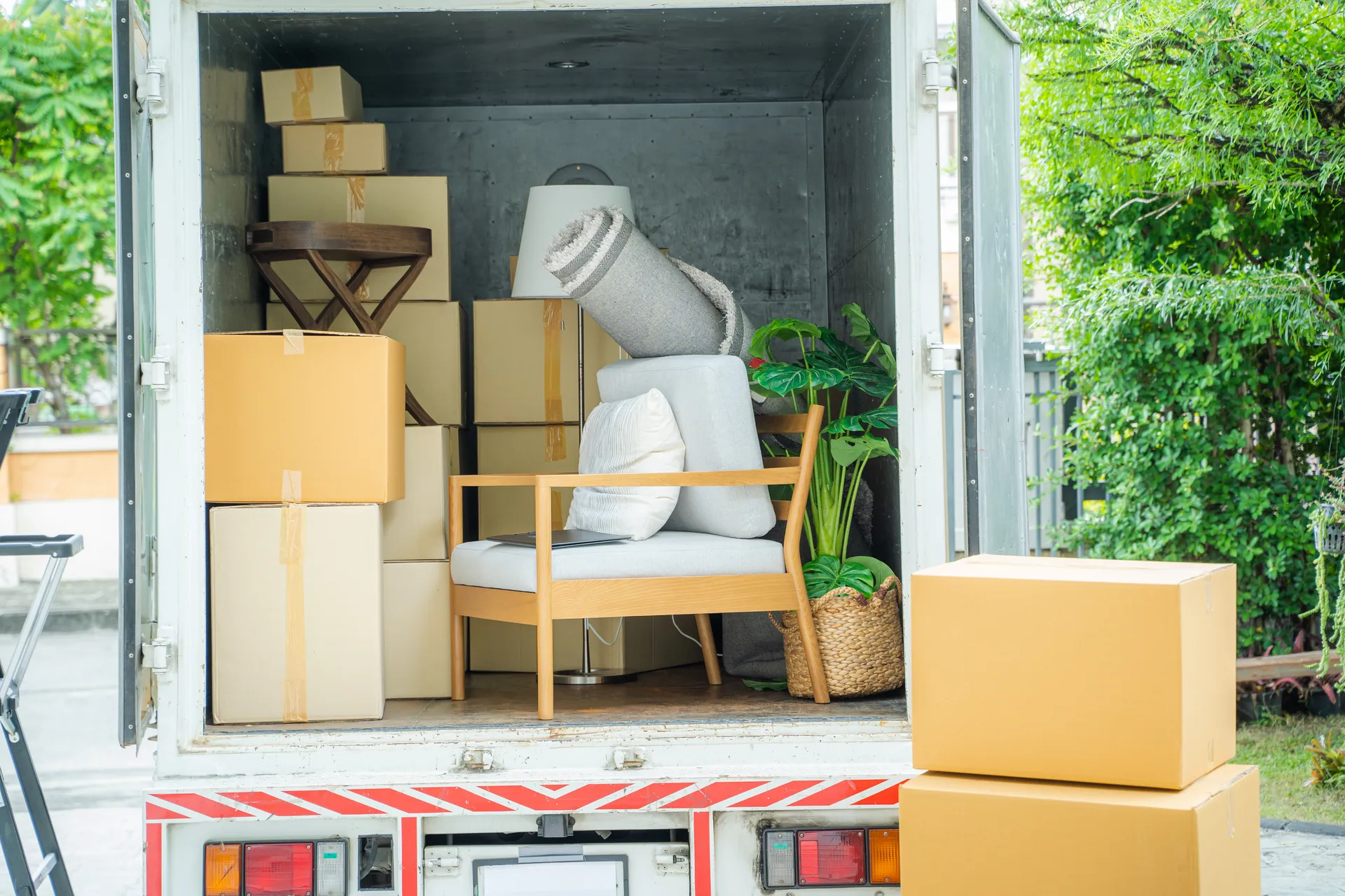 Richtig packen: So schützt du Möbel und zerbrechliche Gegenstände