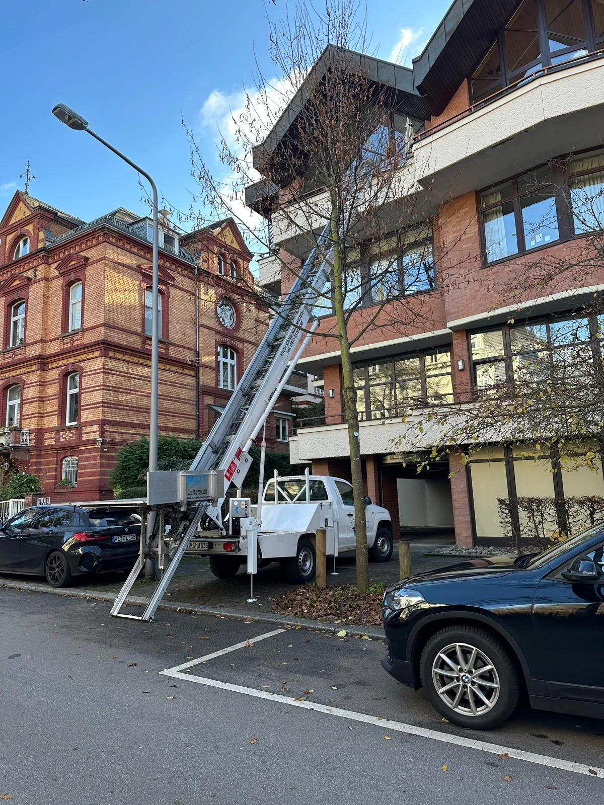 Möbellift zum Dachgeschoss eines Stadthauses, aufgebaut auf dem MUT-Pick-up