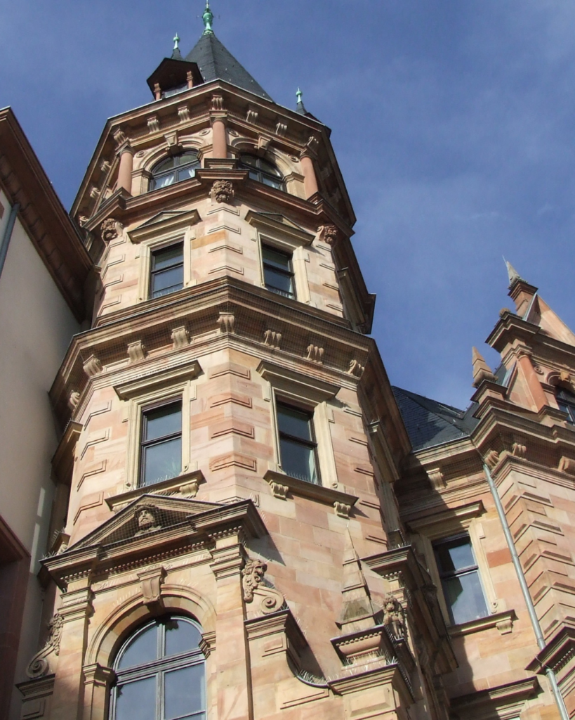 Umzugsservice Groß-Gerau 3 Sicherer und effizienter Möbeltransport in Wiesbaden für Privat- und Geschäftskunden.